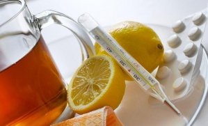 Čaj s medem a citrónem užívá třetina Čechů proti nachlazení